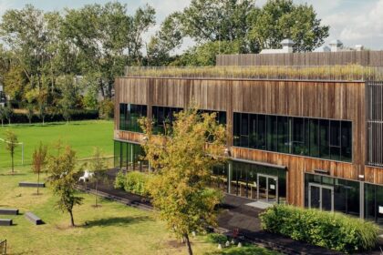 Akademėja High Shool Prabangus Naujienos