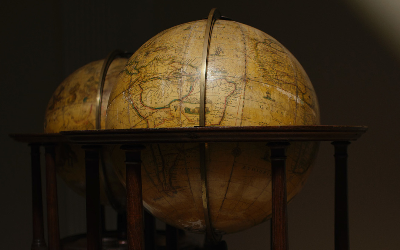 Istorinių gaublių aukcionas Charites mieste