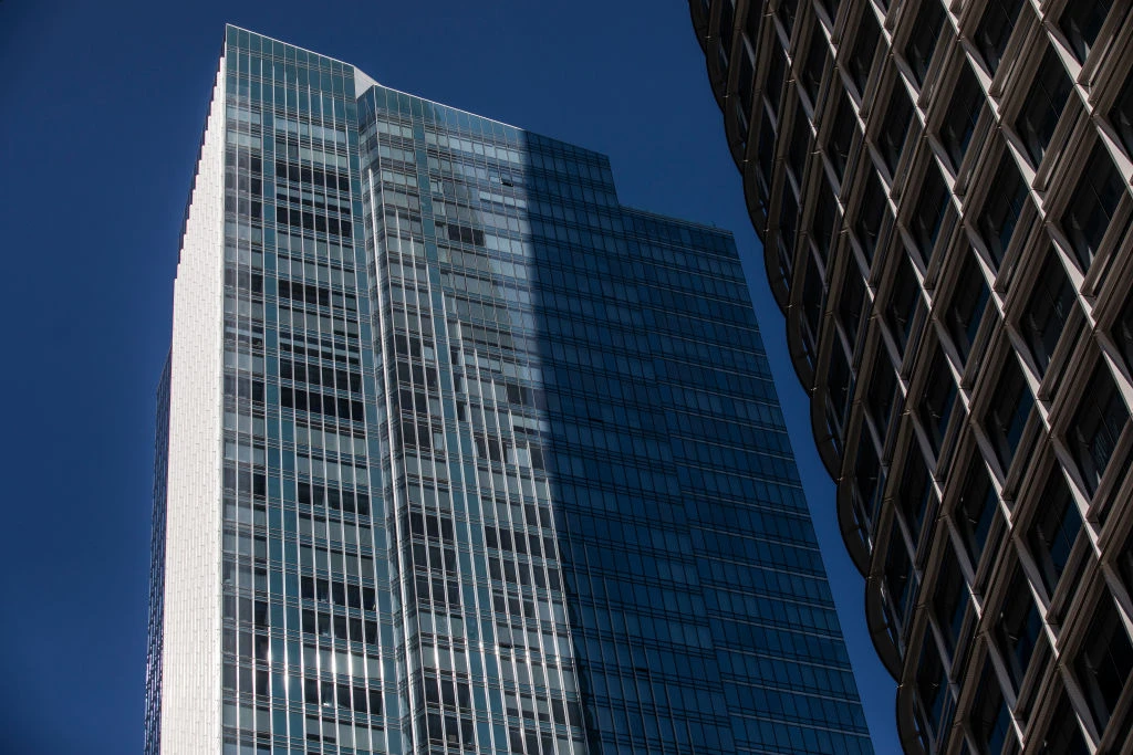 San Francisko Tūkstantmečio bok&scaron;to pasviręs bok&scaron;tas per metus pasvyra 7 cm 2b89f61