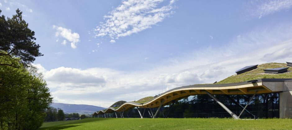 "The Macallan Distillery". Nuotraukos kreditas Mark Power.jpg