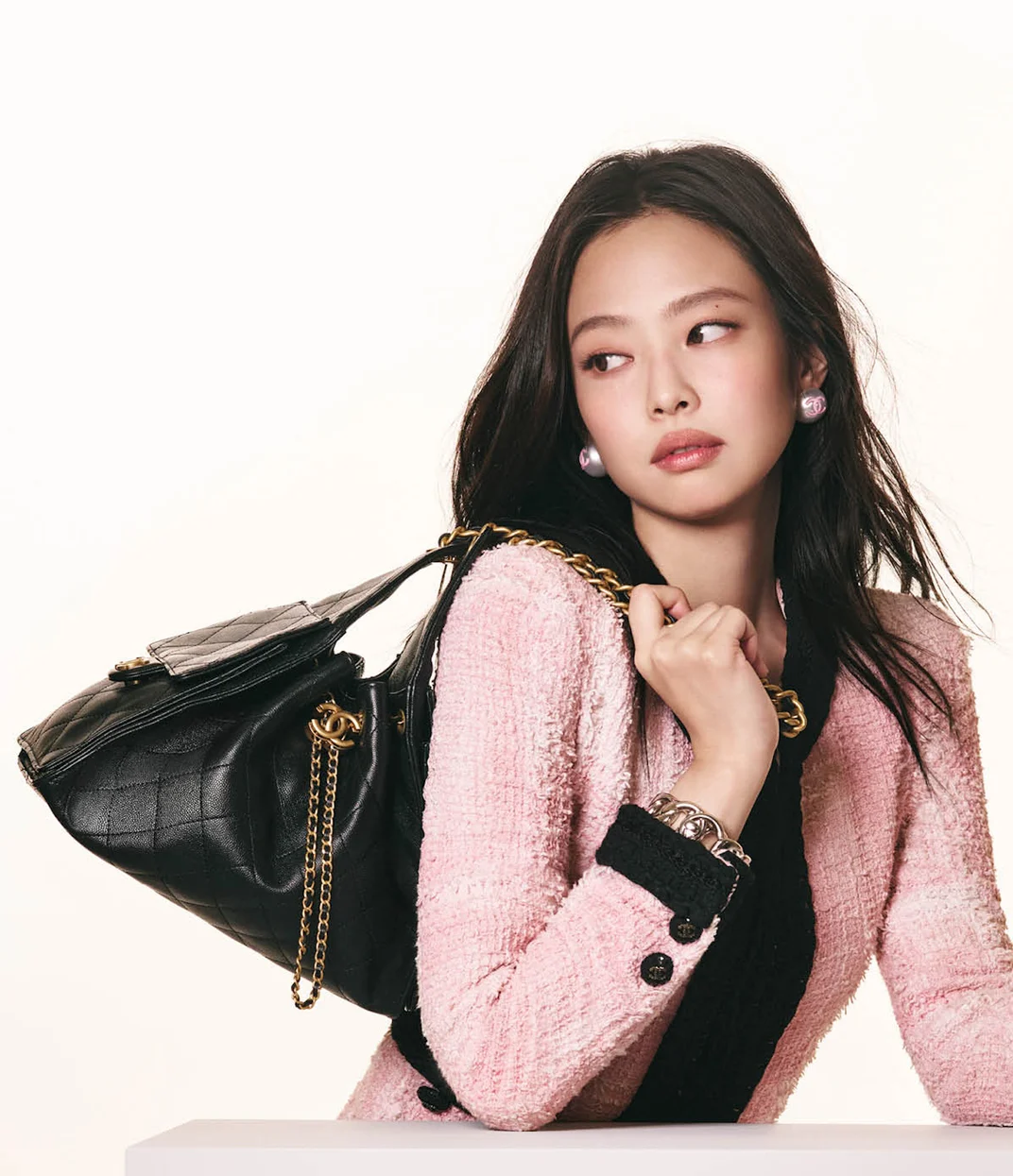 Dua Lipa ir Jennie Chanel kampanija 25