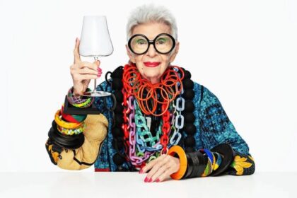 Iris Apfel suvenyrų aukcionas