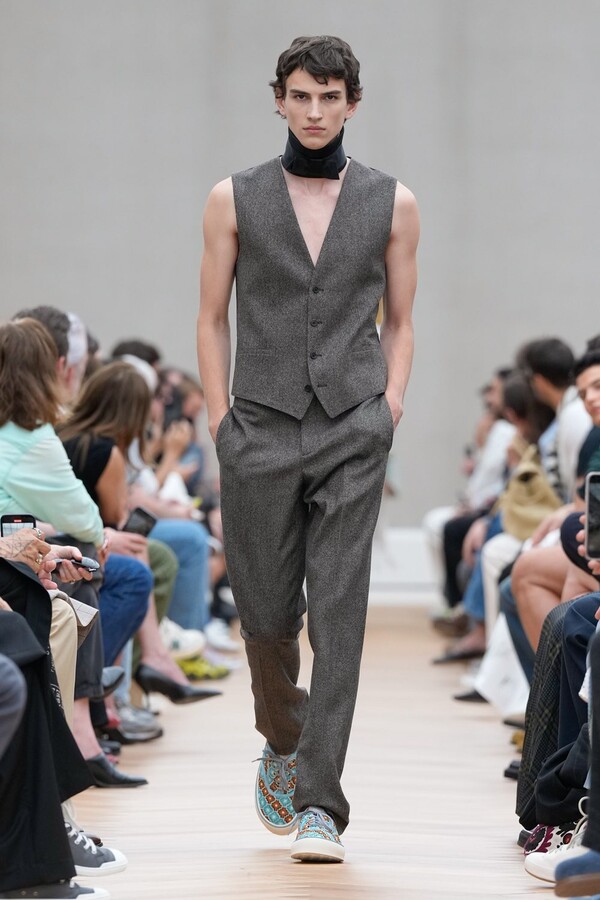 Jonathanas Andersonas "Dior "10