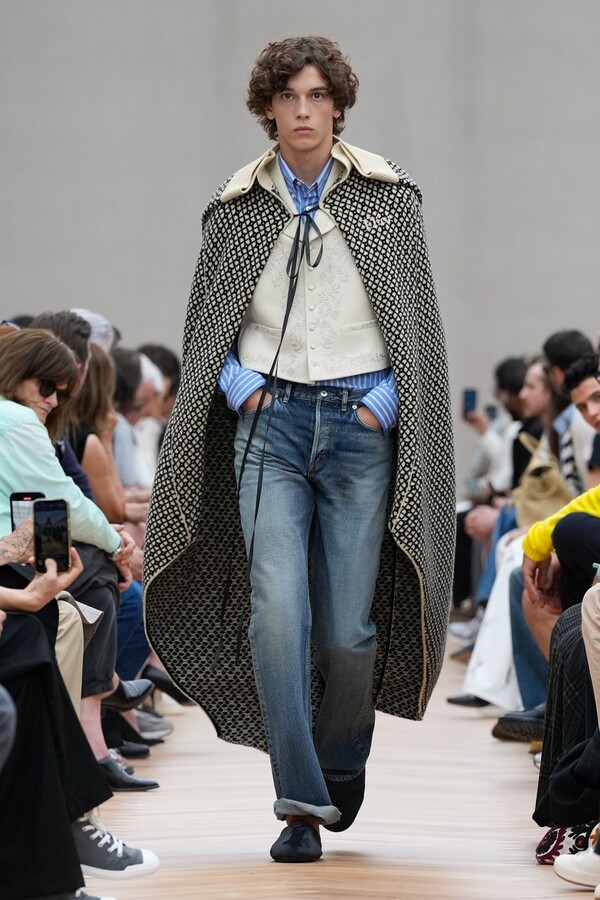 Jonathan Anderson ir Dior2