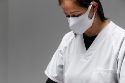 Moteris po veido procedūros 23 2148906477