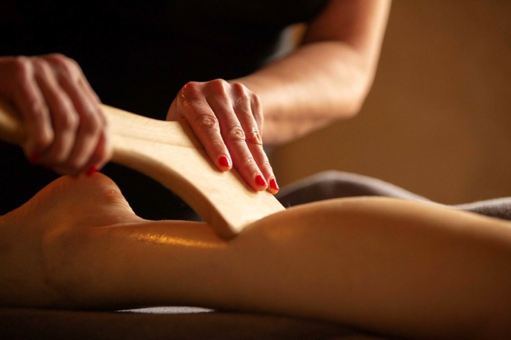 Maderoterapijos seansas vie&scaron;bučio "Manor House" holistiniame SPA centre