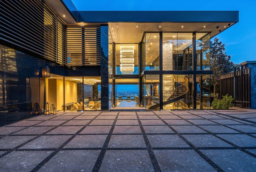 "Sotheby's International Realty