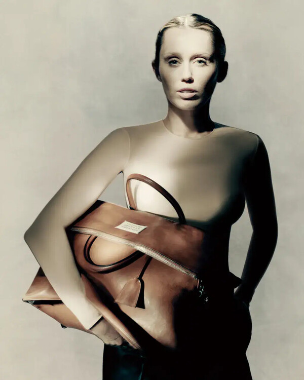 Maison Margiela ir Miley Cyrus2