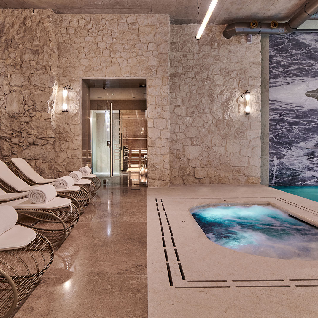 "Michelin" žvaigždutėmis įvertintas Krokuvos vie&scaron;butis H15 Luxury Palace5