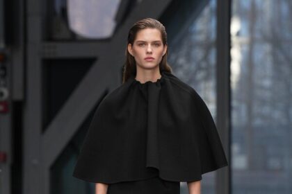 Calvin Klein Tarp Mito Ir Dabarties