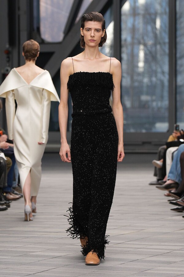 Calvin Klein Tarp Mito Ir Dabarties