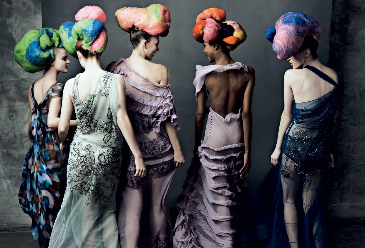 15 geriausių John Galliano įvaizdžių