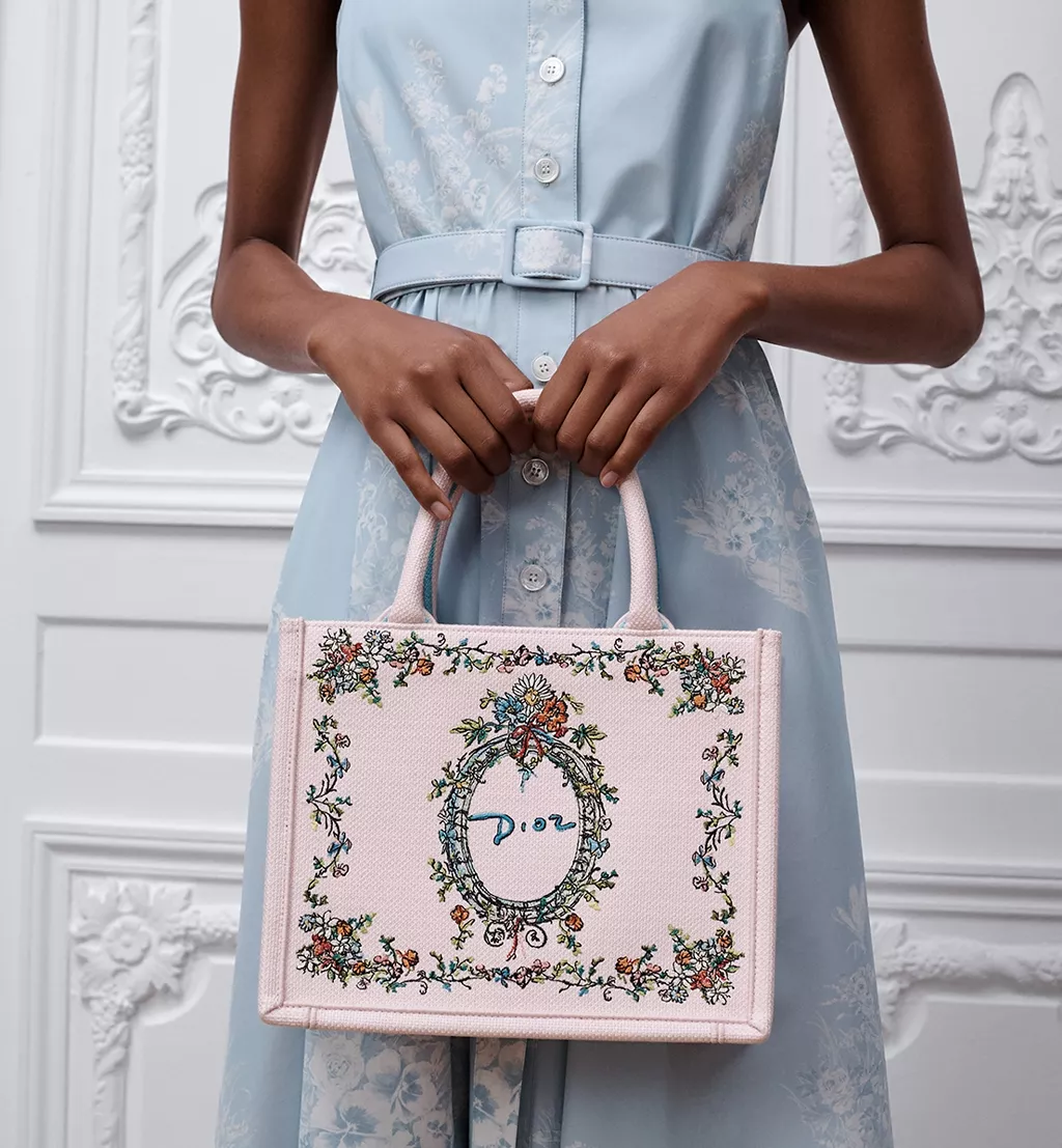 Dior Book Tote Kai Knyga Tampa Mada11