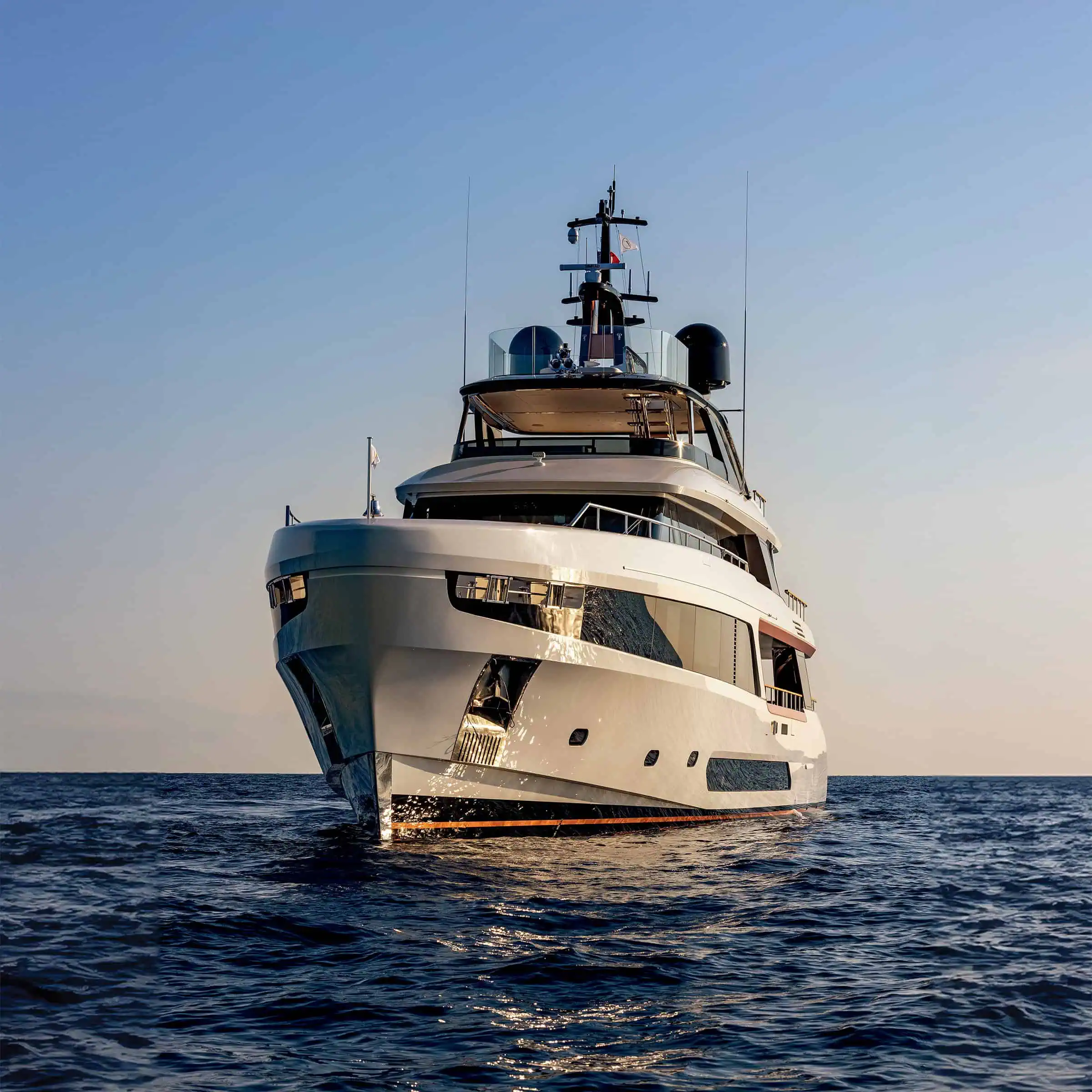 Kas yra Benetti Motopanfilo 37 M