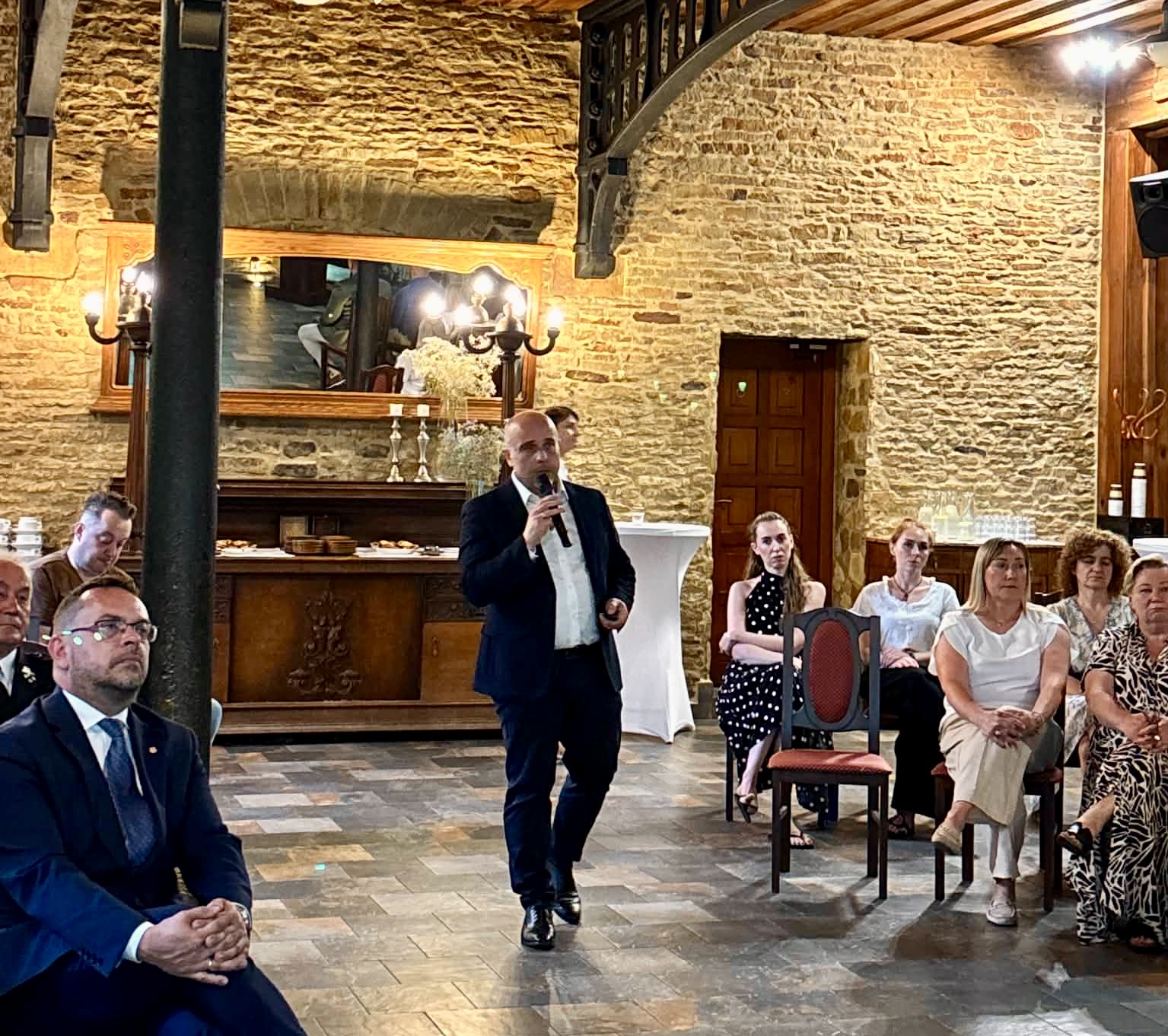 Oficialus Kupolinių Namų Atidarymas Arkadiusz Tomczyk