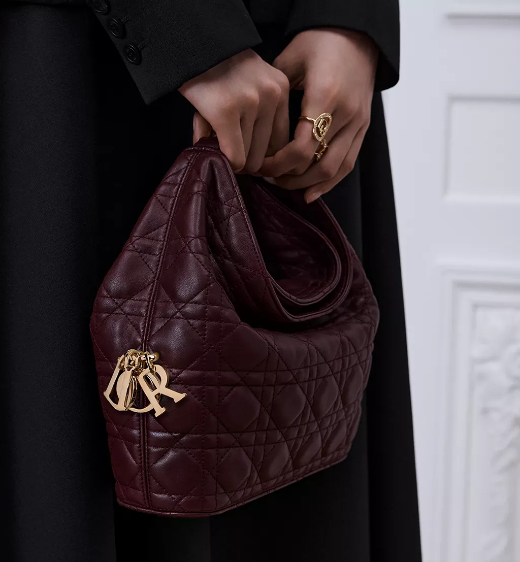 Burgundiška Dior rankinė