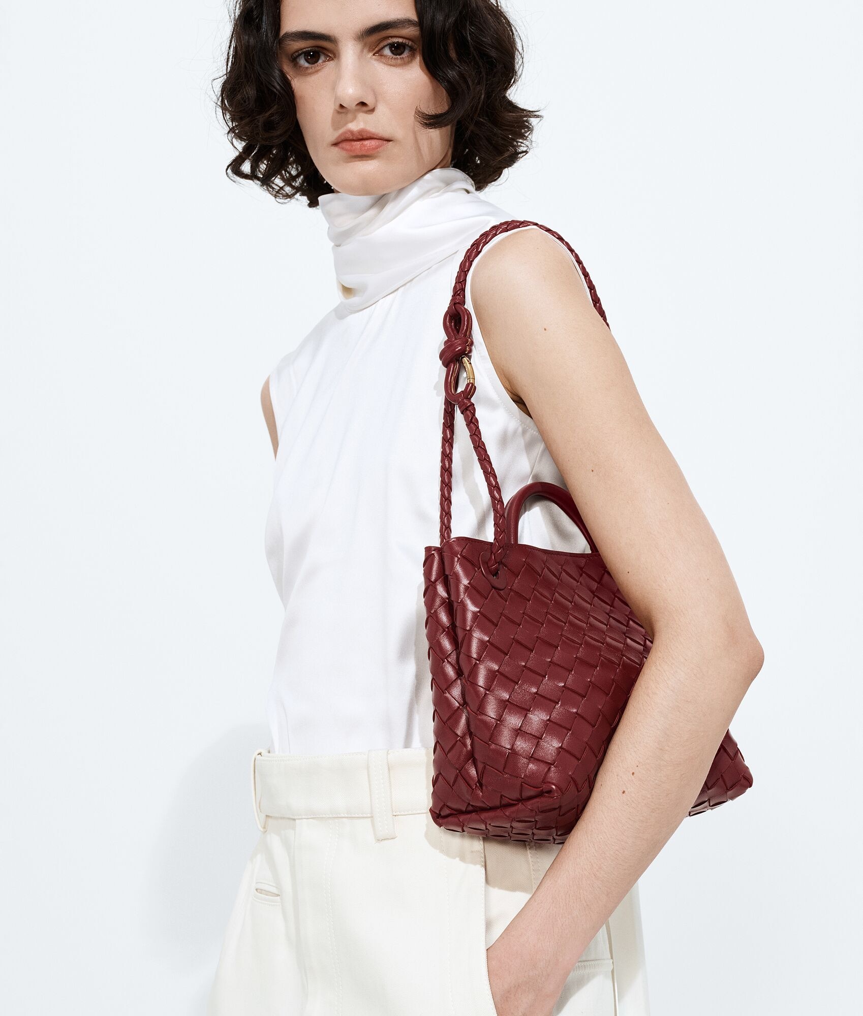 Burgundiška rankinė Bottega Venetta1
